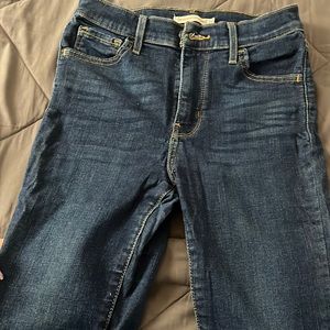 Dark blue Levi’s jeans size 26